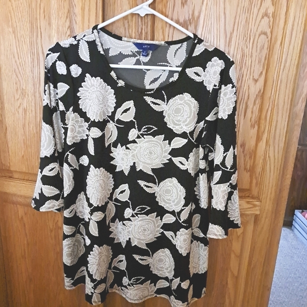 Floral Black and Cream  Top by APT.9 SIZE S bust 36" length 28" mint condition